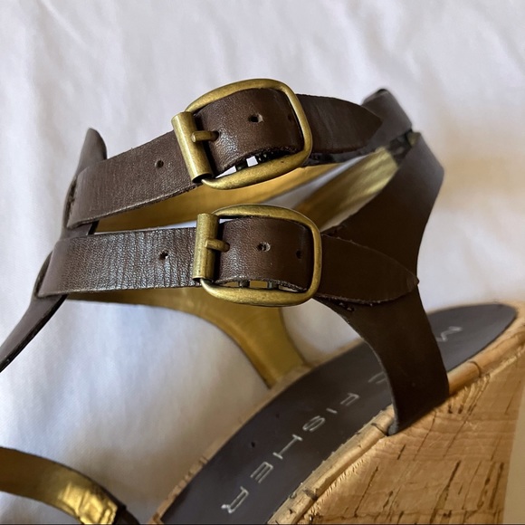 Marc Fisher Brown wedge gladiator style heels. Size 9 - Picture 5 of 14